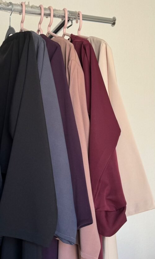 ثلاثه عبايه ساده